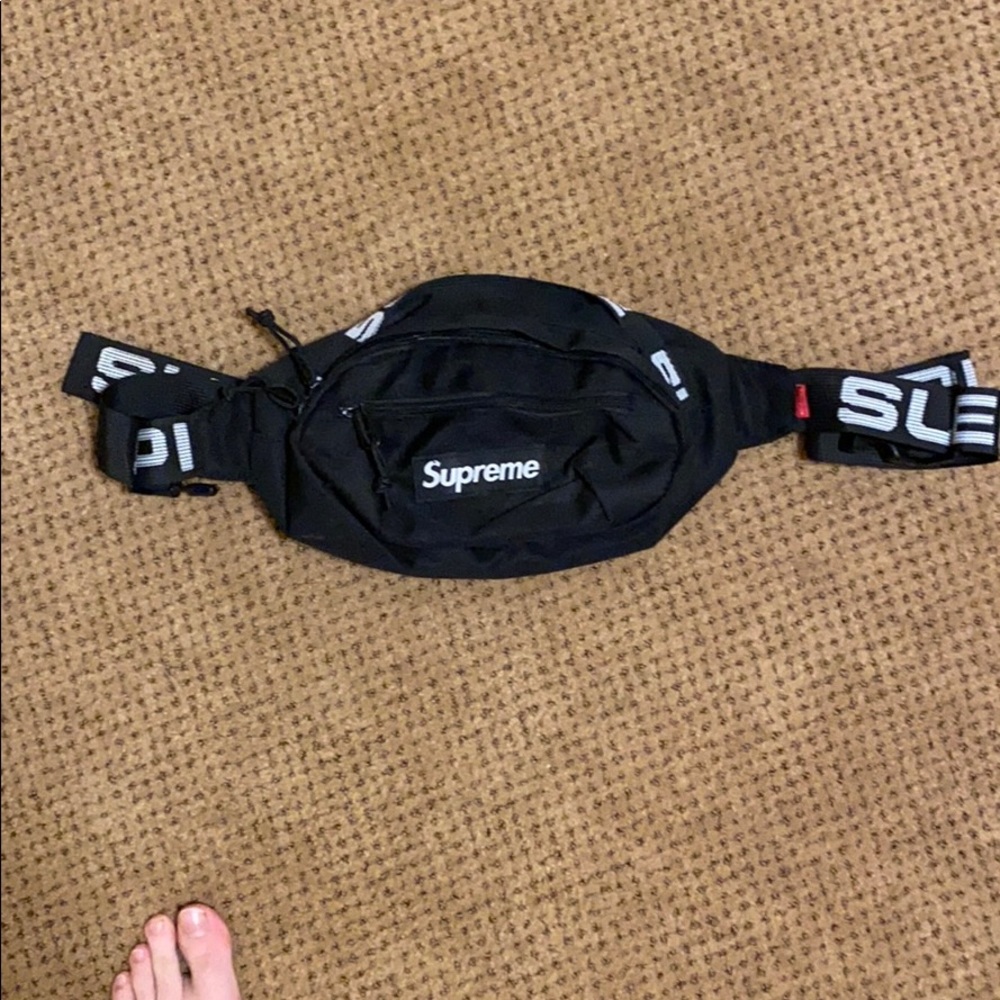 Supreme SS-18 waist bag Black